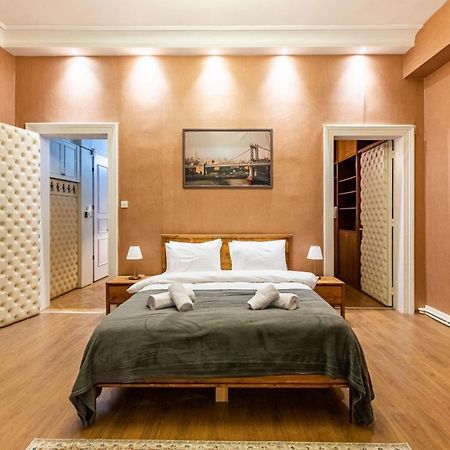 Historical Flat With A Lovely Sea View In Beyoglu Estambul Exterior foto