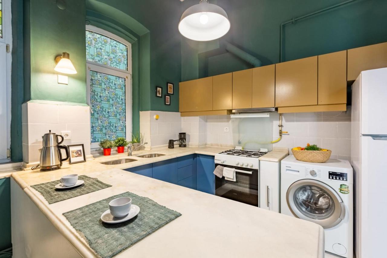 Historical Flat With A Lovely Sea View In Beyoglu Estambul Exterior foto