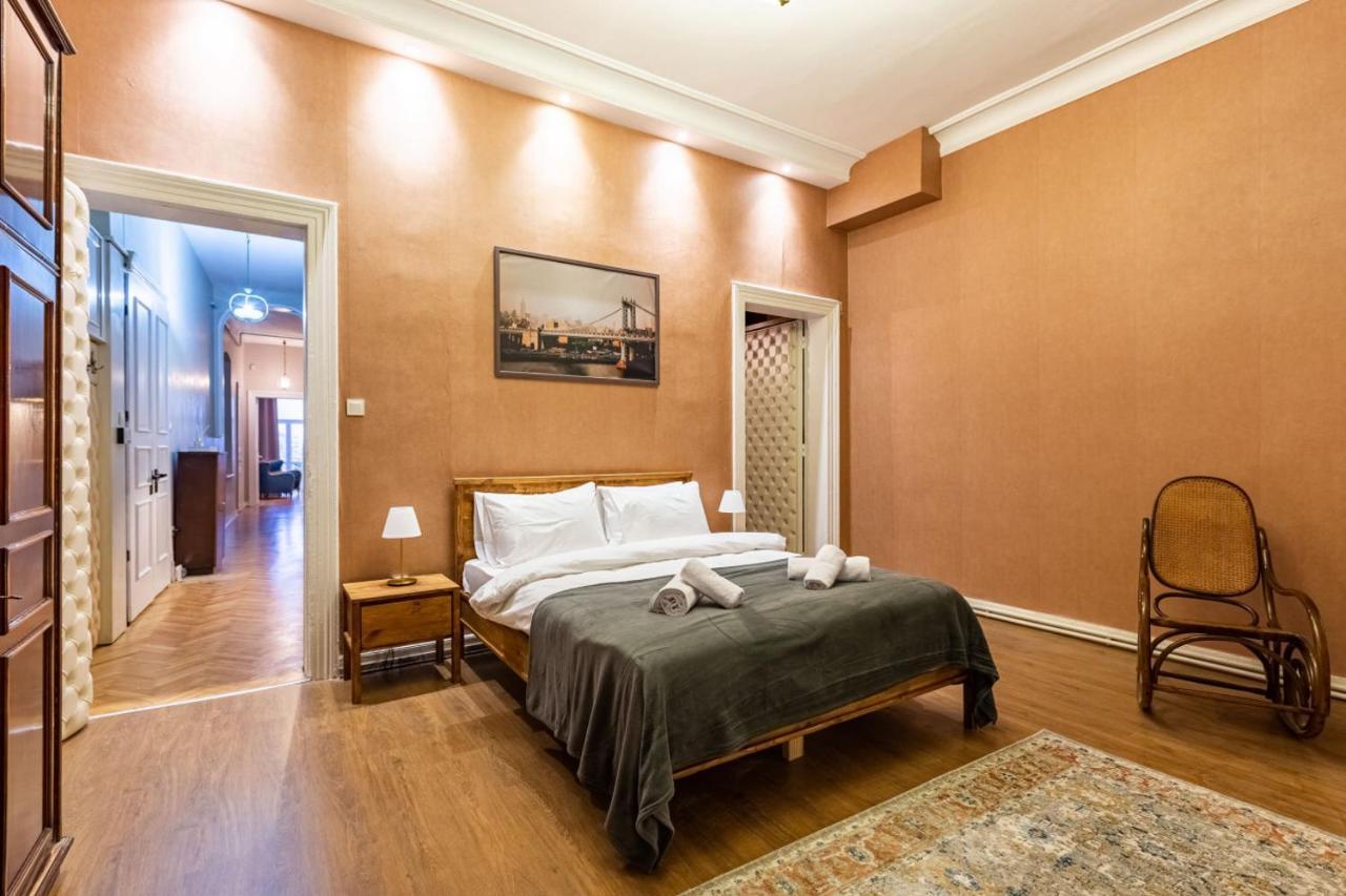 Historical Flat With A Lovely Sea View In Beyoglu Estambul Exterior foto